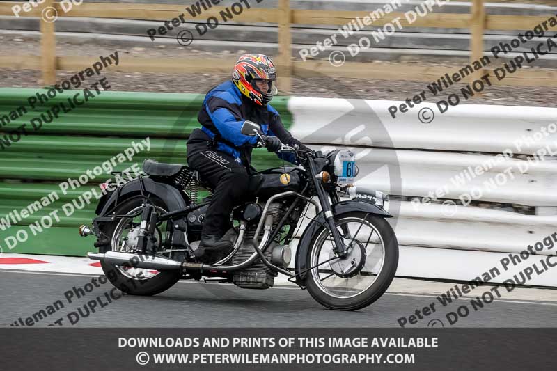 Vintage motorcycle club;eventdigitalimages;mallory park;mallory park trackday photographs;no limits trackdays;peter wileman photography;trackday digital images;trackday photos;vmcc festival 1000 bikes photographs